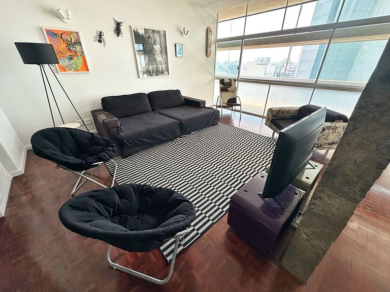 Espaçoso 2 dormitórios, estilo industrial no Copan