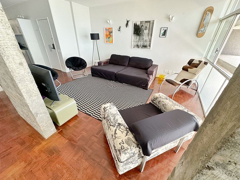 Espaçoso 2 dormitórios, estilo industrial no Copan