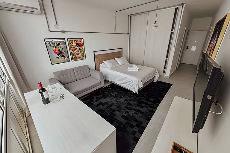 Studio econômico com ar no último andar do Copan