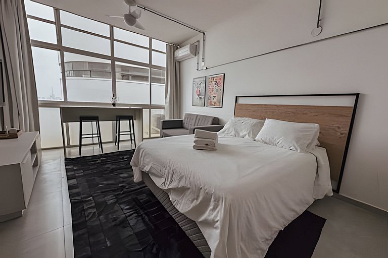 Studio econômico com ar no último andar do Copan