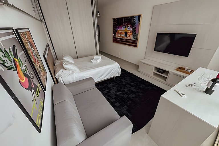 Studio econômico com ar no último andar do Copan