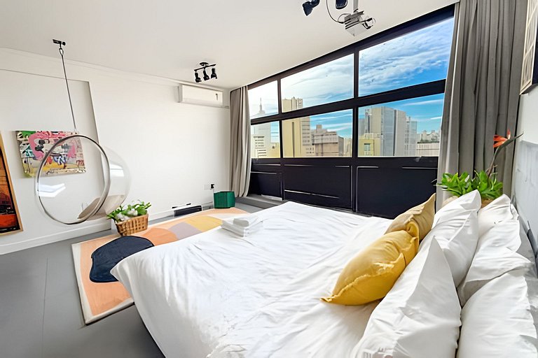 30° andar com vista pro vale e telão - No Edifício Mirante d