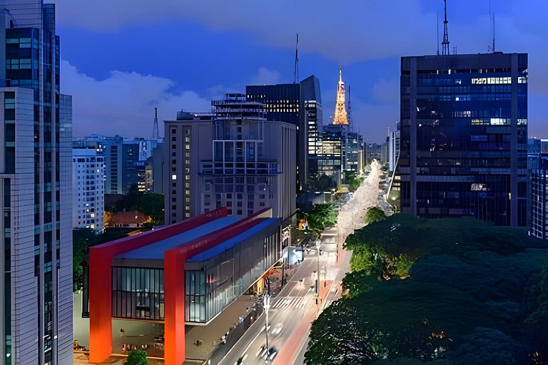 30° andar com vista pro vale e telão - No Edifício Mirante d