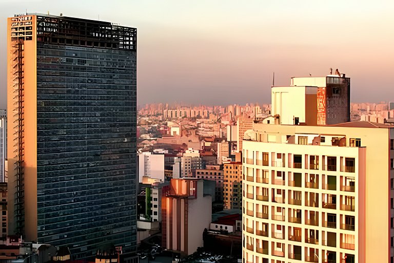 30° andar com vista pro vale e telão - No Edifício Mirante d