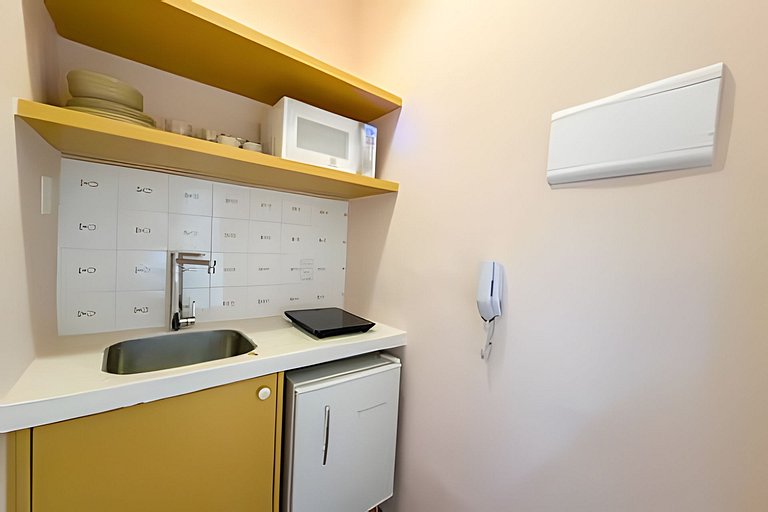 Todo abraço. Airbnb no Copan @yanainainteriores