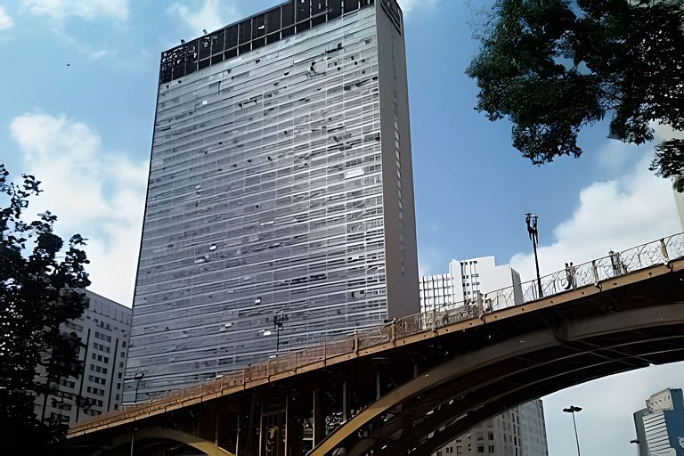 Studio executivo no 34° andar do Mirante do Vale