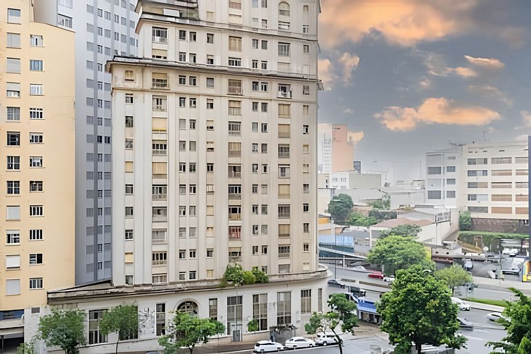 Tarsila no Mirante do Vale