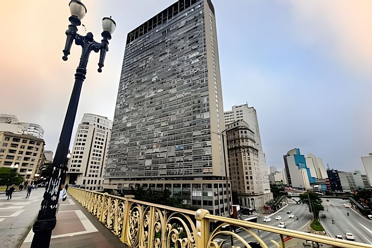 Tarsila no Mirante do Vale