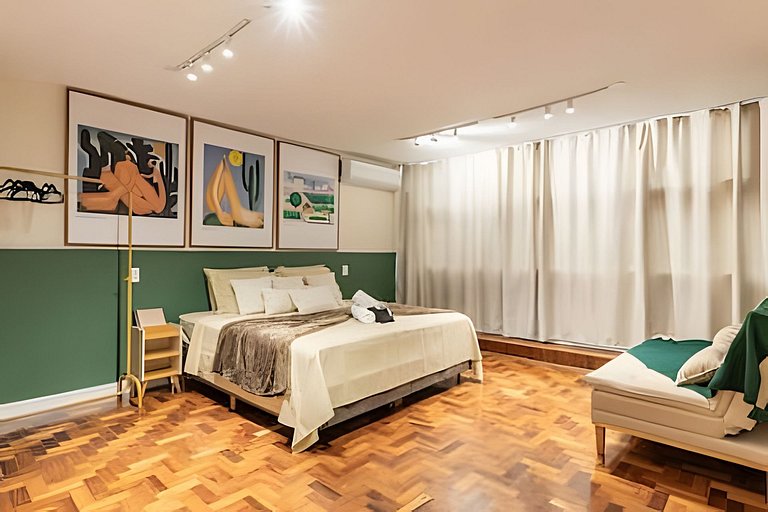 Tarsila no Mirante do Vale